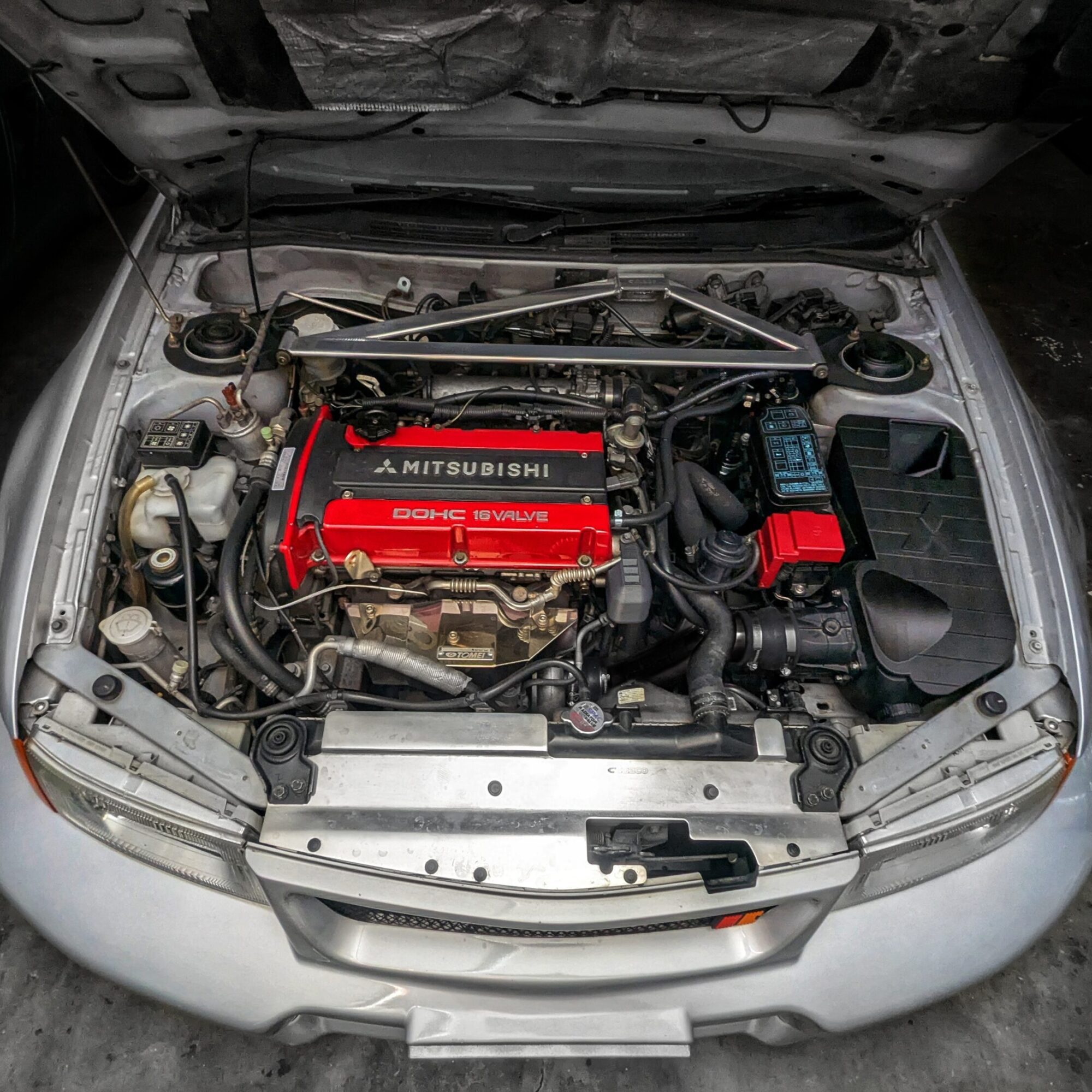 Evo 5 Engine Bay with WRC Intake System