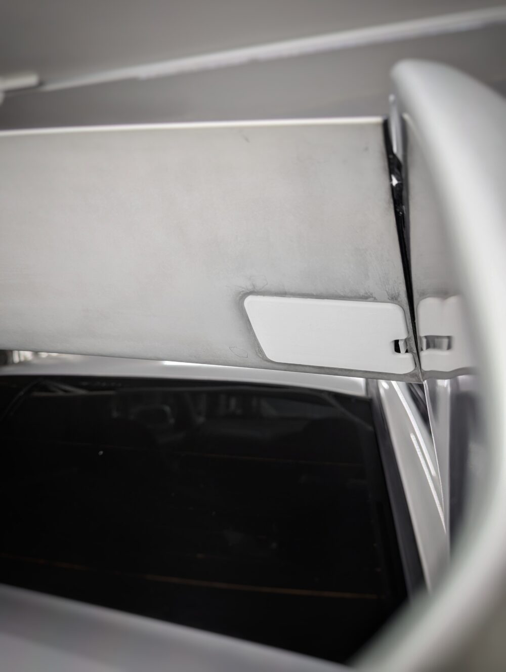 Plate on wing